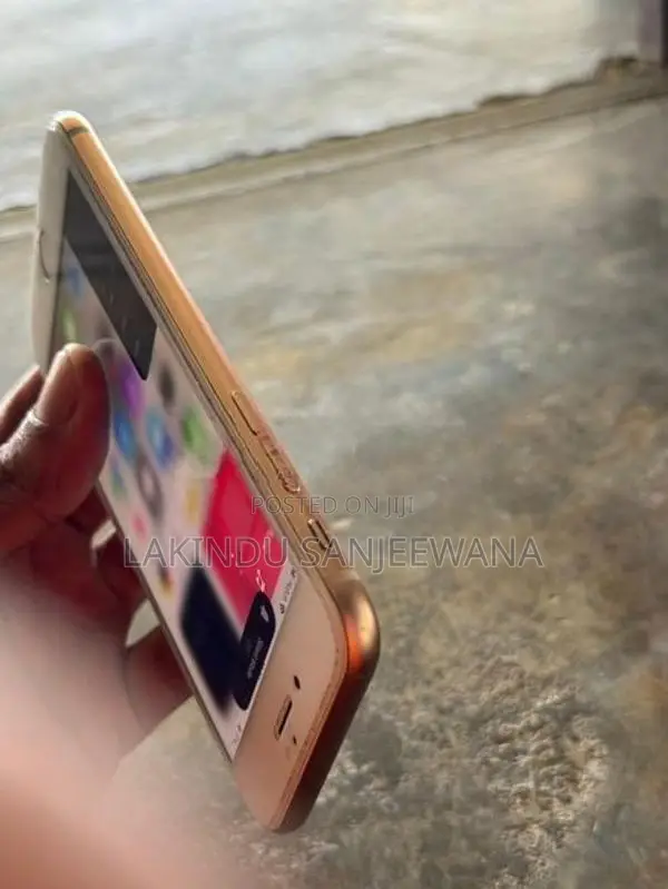 Apple iPhone 8 (Used)