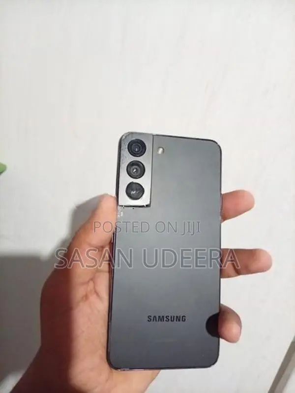 Samsung Galaxy S22 (Used)
