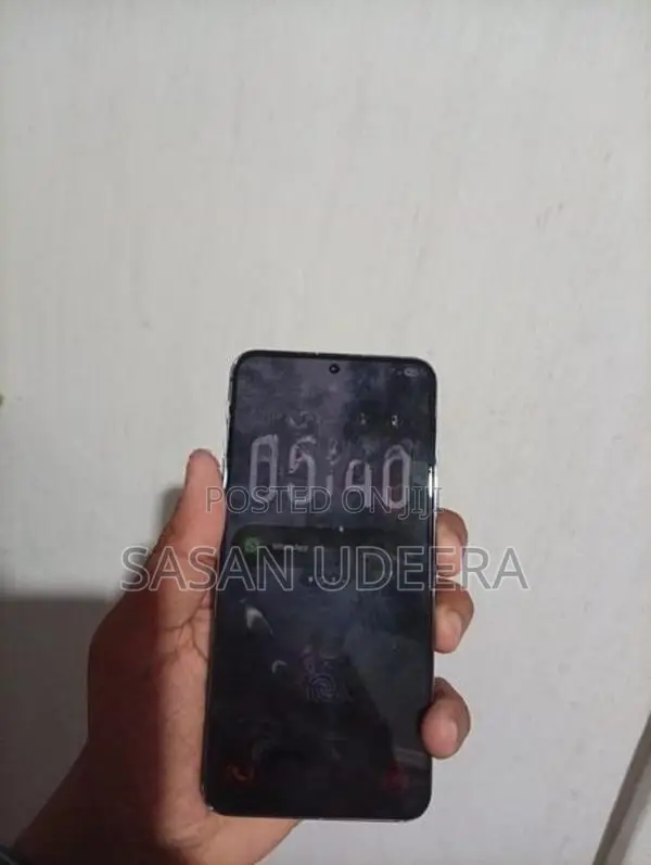 Samsung Galaxy S22 (Used)