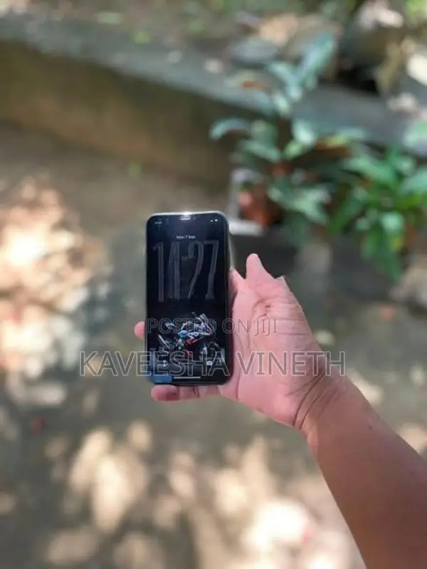 Apple iPhone 11 Black (Used)