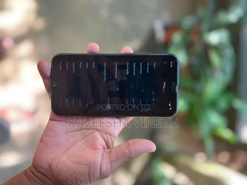 Apple iPhone 11 Black (Used)