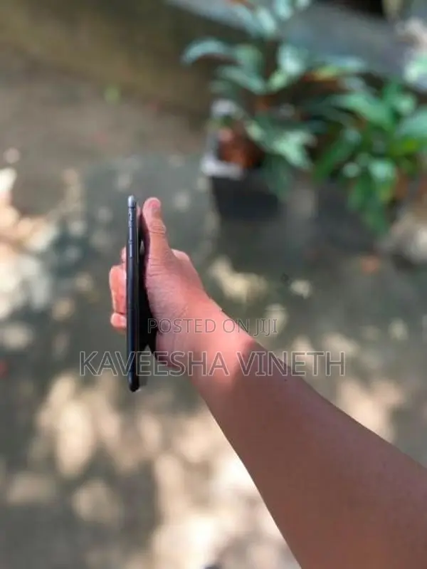 Apple iPhone 11 Black (Used)