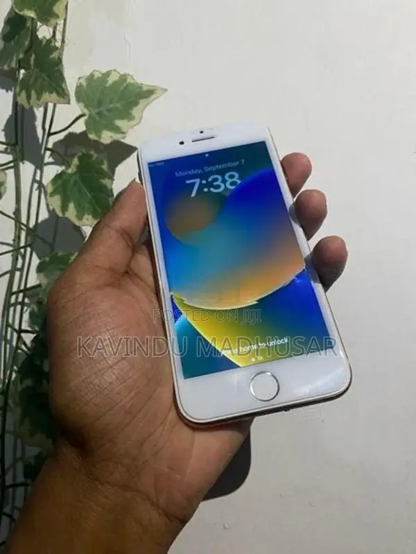 Apple iPhone 8 (Used)