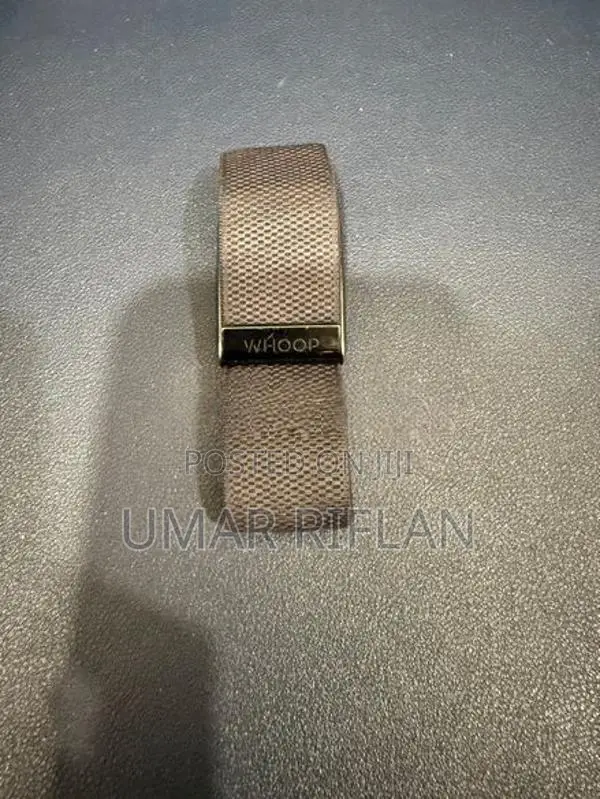 WHOOP 4.0 Fitness Band