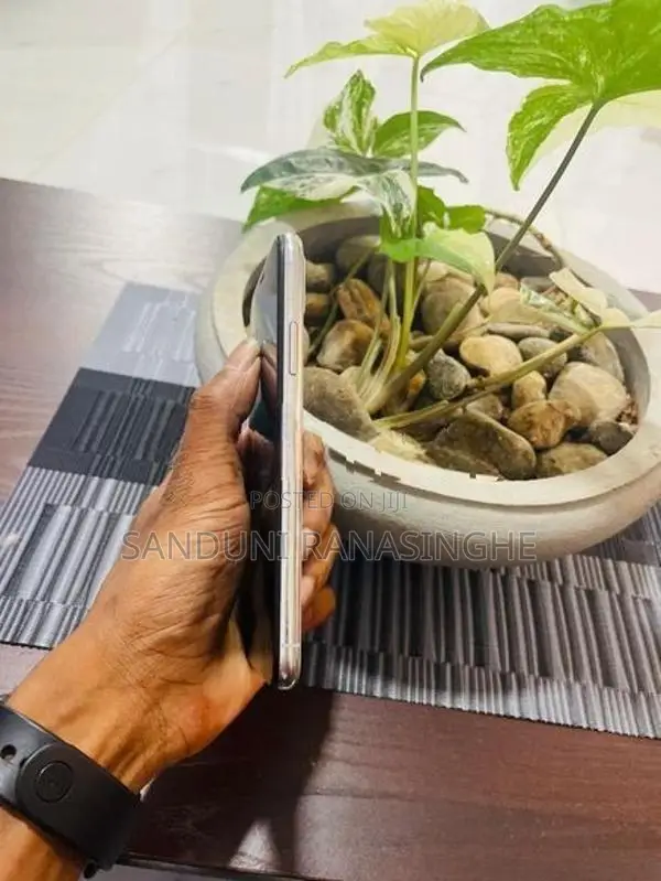 Apple iPhone X (Used)
