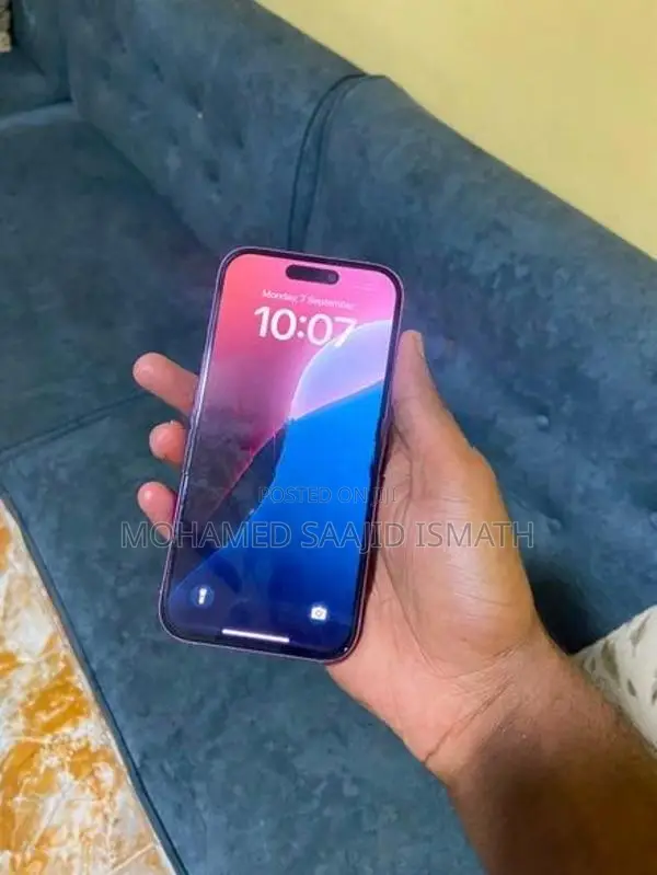 Apple iPhone 16 (Used)