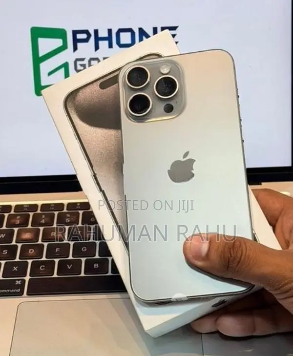 Apple iPhone 15 Pro Max 256GB (Used)