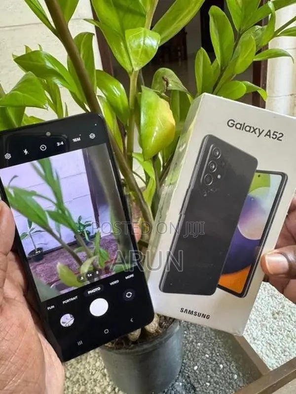 Samsung Galaxy A52 (Used)