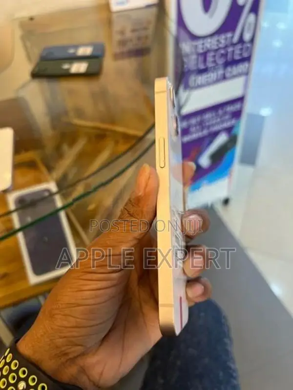 Apple iPhone 13 (Used)