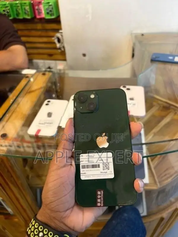 Apple iPhone 13 (Used)