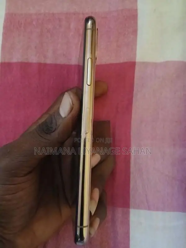 Apple iPhone XS (Used)