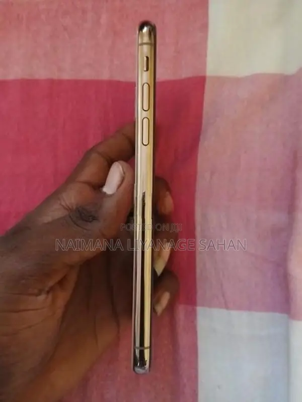 Apple iPhone XS (Used)
