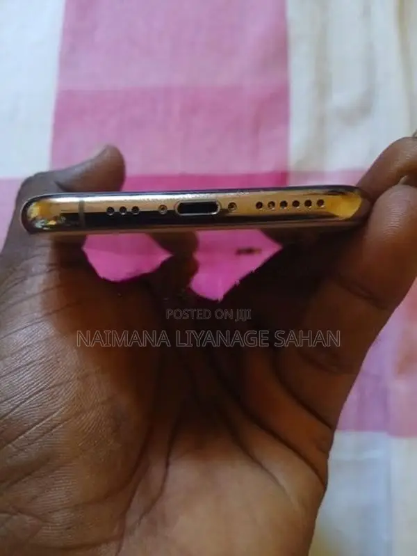 Apple iPhone XS (Used)