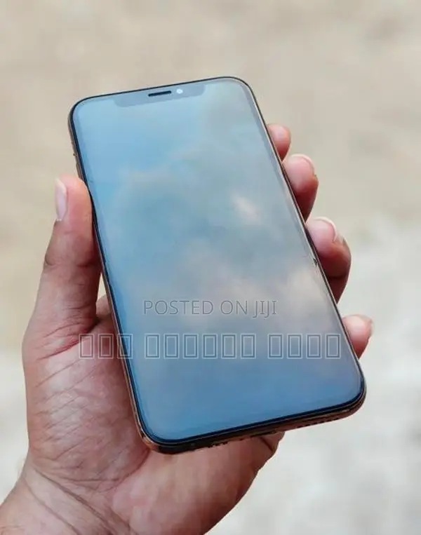 Apple iPhone XS (Used)
