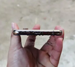 Apple iPhone XS (Used)