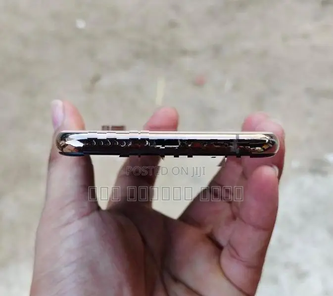 Apple iPhone XS (Used)