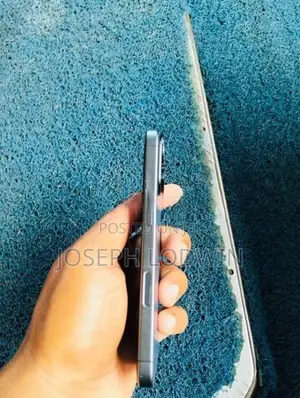 Apple iPhone 17 (Used)