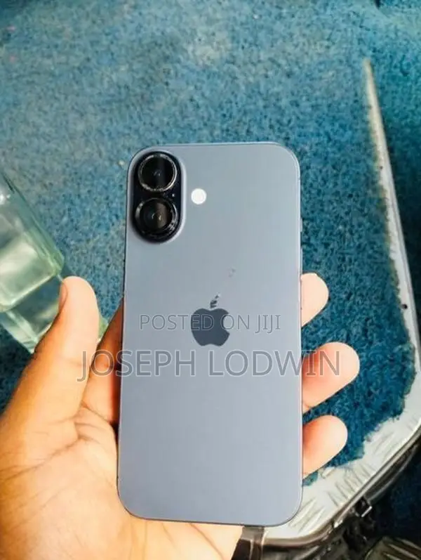 Apple iPhone 17 (Used)