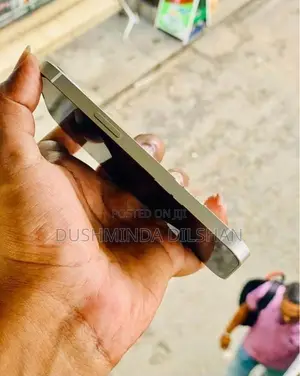 Apple iPhone 13 (Used)