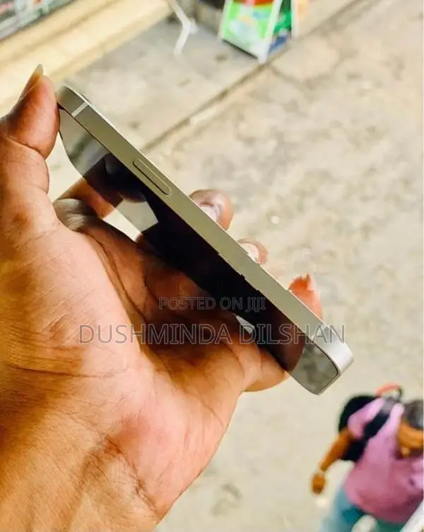 Apple iPhone 13 (Used)