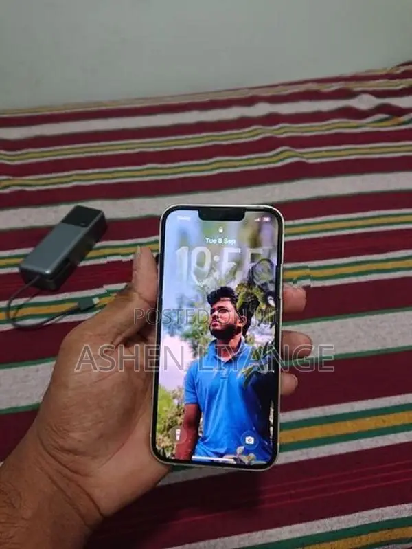 Apple iPhone 13 (Used)