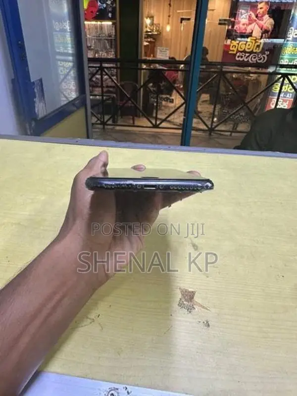 Apple iPhone 7 Plus (Used)