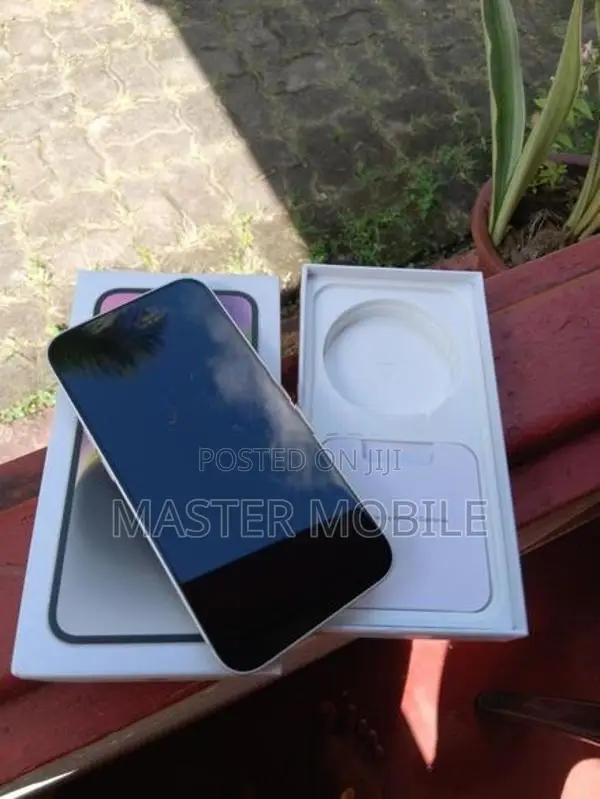 Apple iPhone 14 (Used)
