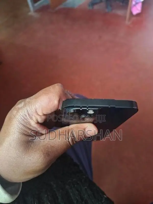 Apple iPhone 13 (Used)