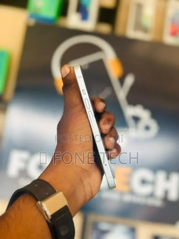 Apple iPhone 15 128GB (Used)