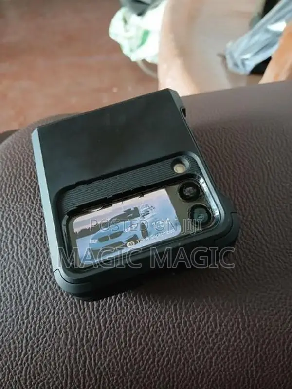 Samsung Galaxy Z Flip (Used)