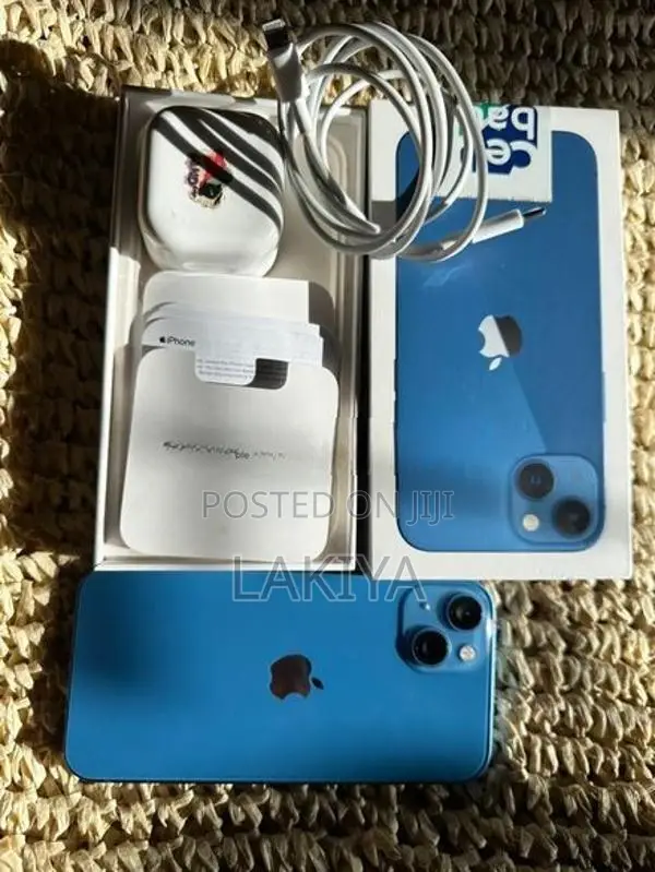 Apple iPhone 13 (Used)