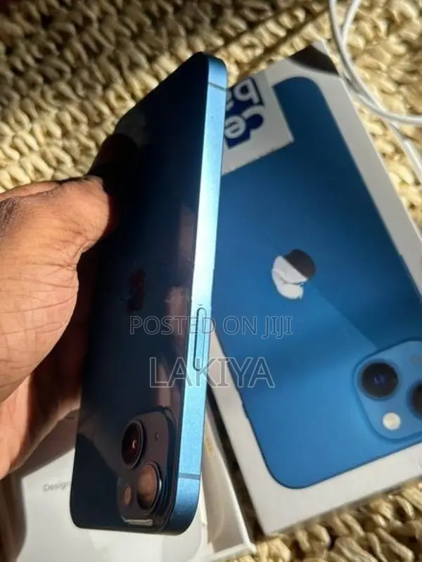 Apple iPhone 13 (Used)