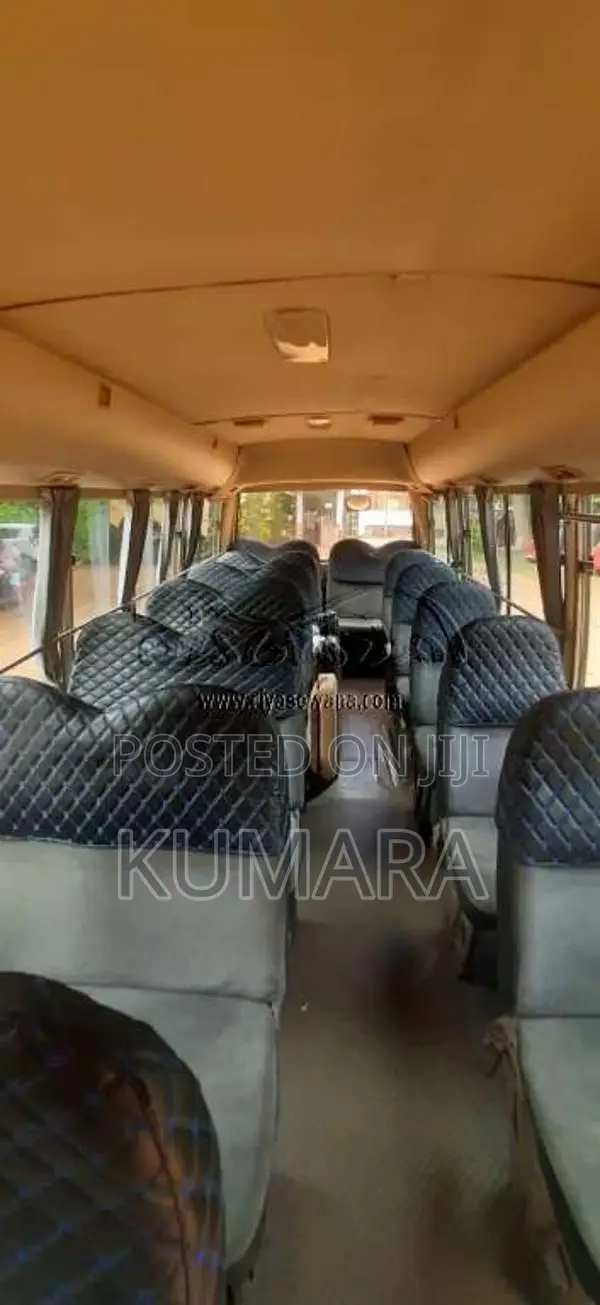 Mitsubishi Bola Rosa 2005 Bus (Used)