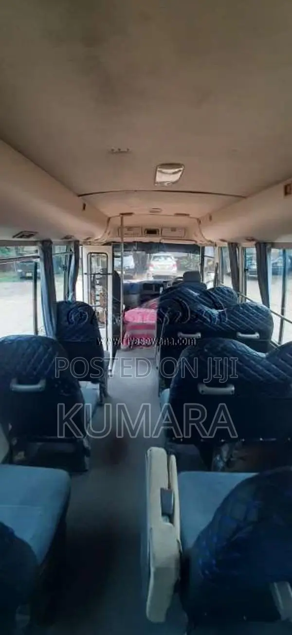 Mitsubishi Bola Rosa 2005 Bus (Used)