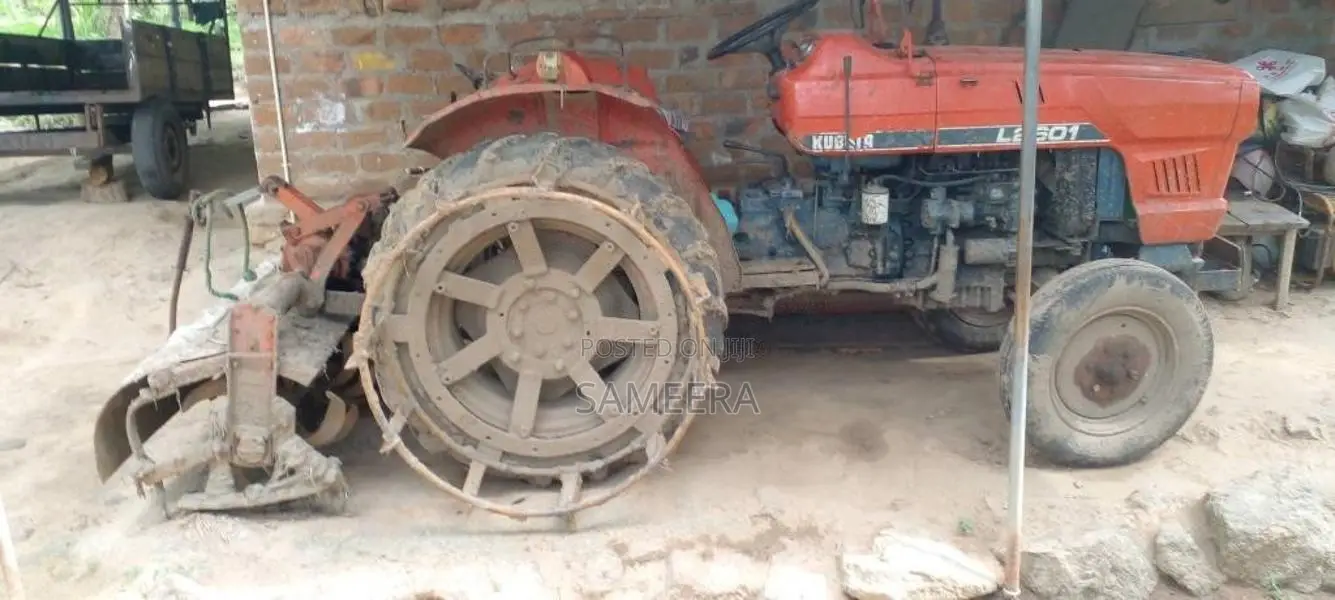 Kubota L2601 Mini 2009 Tractor (Used)