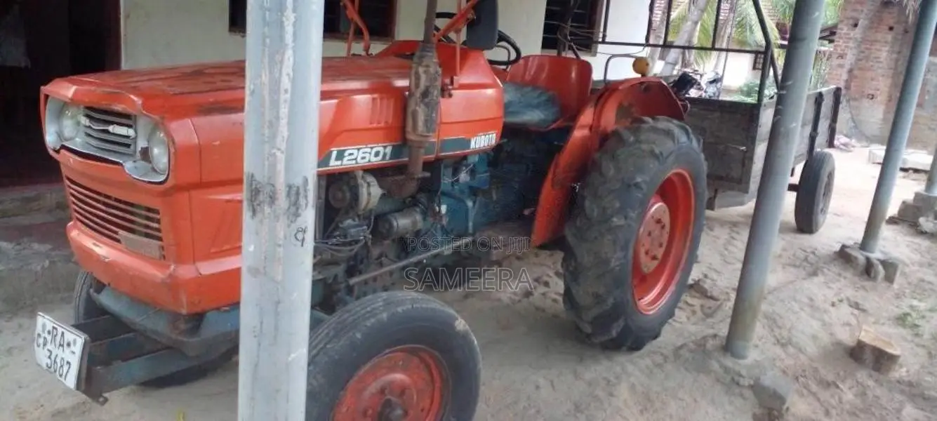 Kubota L2601 Mini 2009 Tractor (Used)