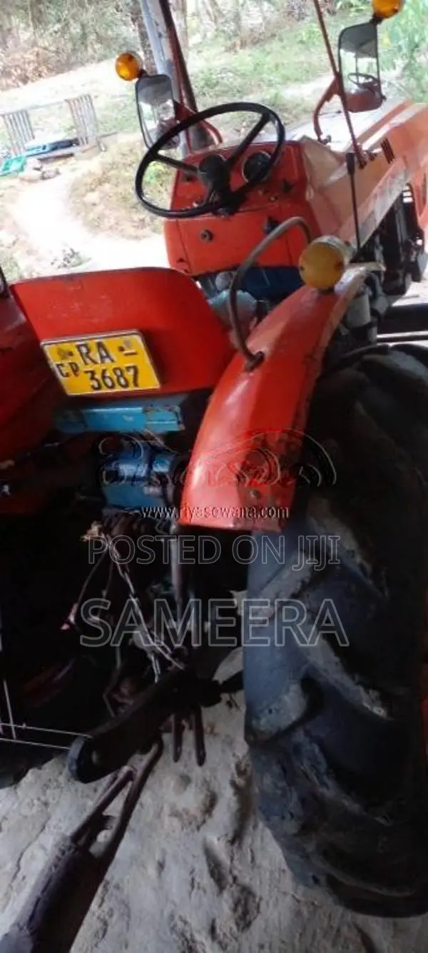 Kubota L2601 Mini 2009 Tractor (Used)