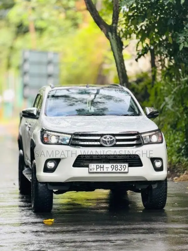 Toyota Hilux Revo 2017 Pickup (Used)