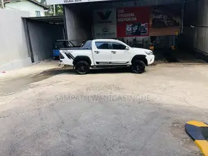 Toyota Hilux Revo 2017 Pickup (Used)