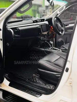 Toyota Hilux Revo 2017 Pickup (Used)