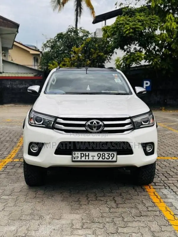 Toyota Hilux Revo 2017 Pickup (Used)