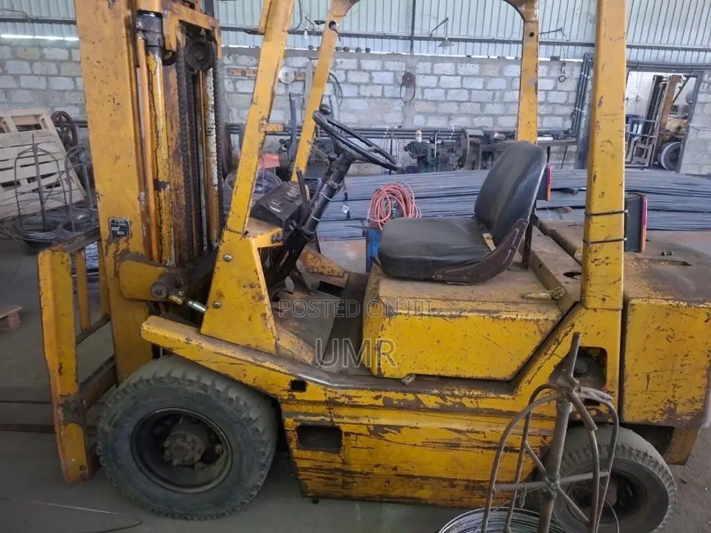 Isuzu TCM Fork Lift 2.5 2010 Heavy-Duty (Used)