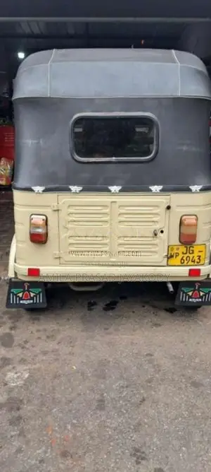 Bajaj 2 Stroke 2004 Three Wheel (Used)