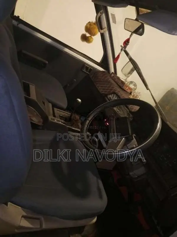 Nissan Vanette 1989 Van (Used)