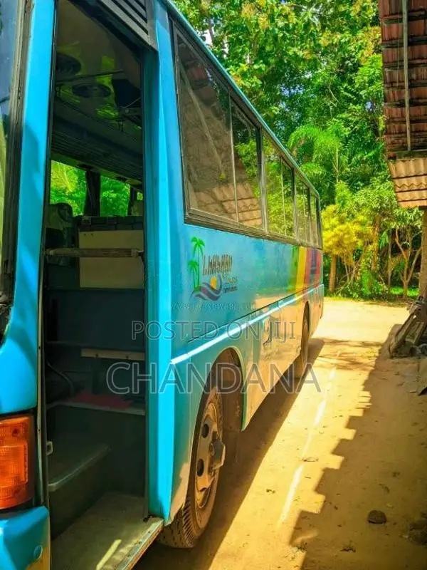 Mitsubishi Dolphin Fuso 1990 Bus (Used)