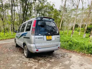 Toyota Noah 2003 Van (Used)
