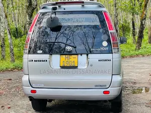 Toyota Noah 2003 Van (Used)
