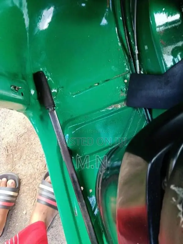 Bajaj 4 Stroke 2016 Three Wheel (Used)