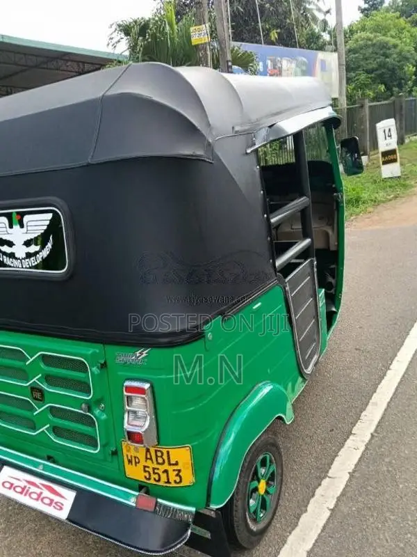 Bajaj 4 Stroke 2016 Three Wheel (Used)