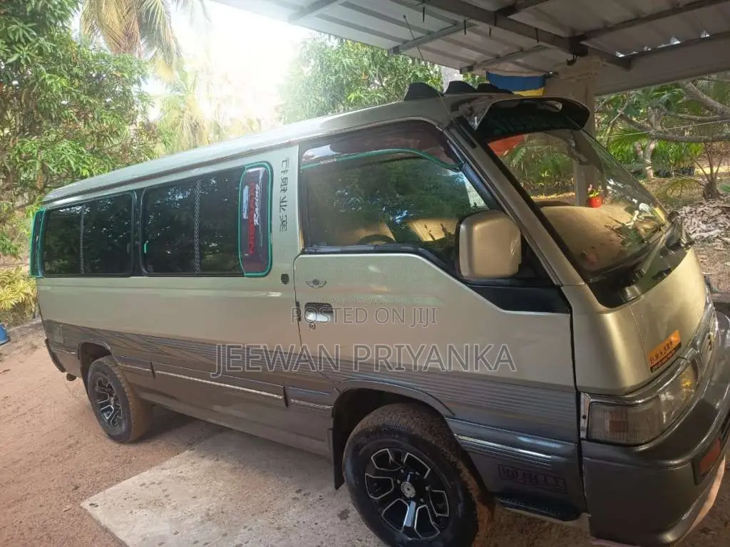 Nissan Caravan 1995 Van (Used)